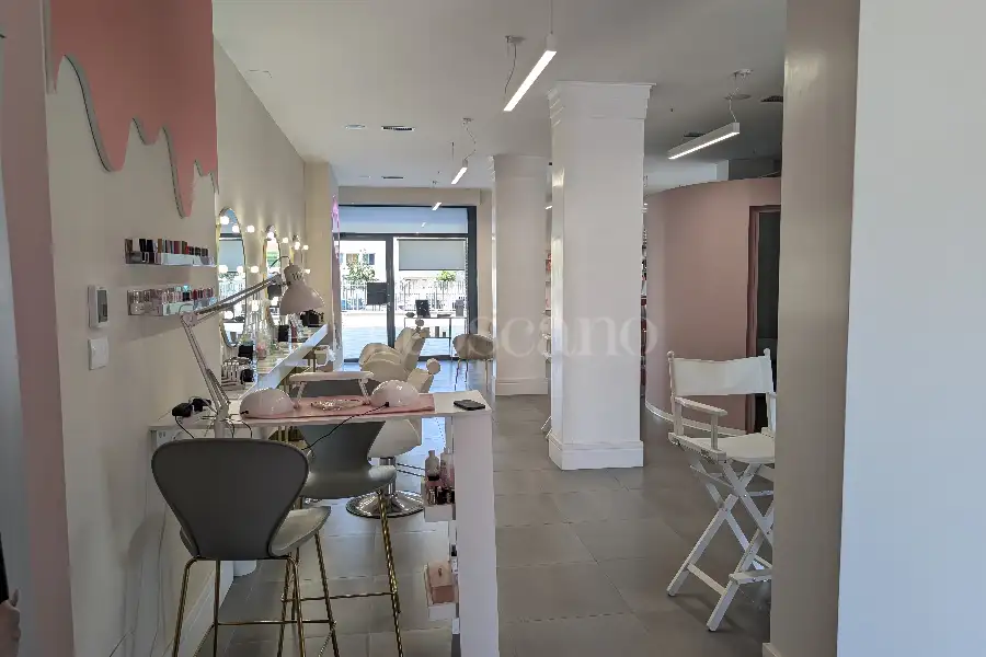 Negozio in vendita di 135 mq a €450.000 (rif. 3/2026)