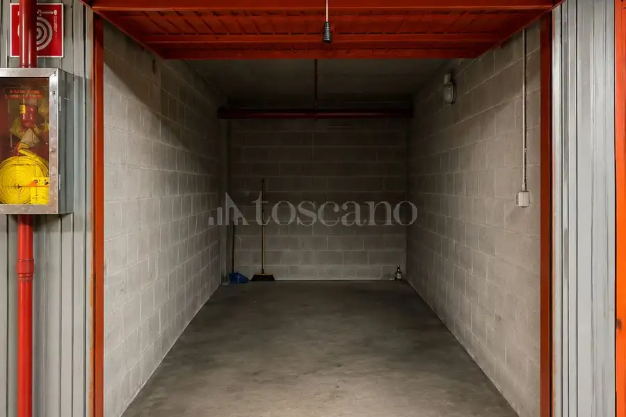 Box in vendita di 14 mq a €35.000 (rif. 12/2026)