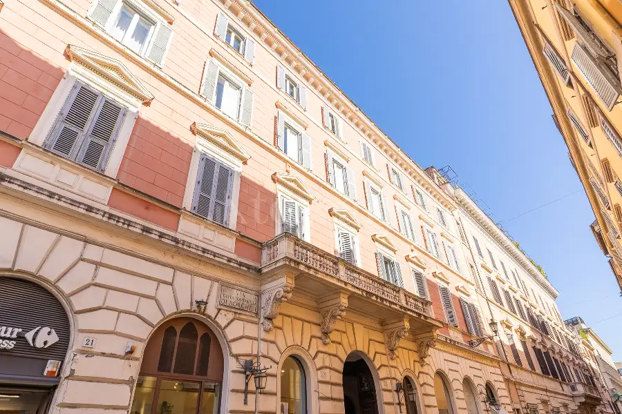 Ufficio in vendita di 196 mq a €1.999.000 (rif. 81/2026)