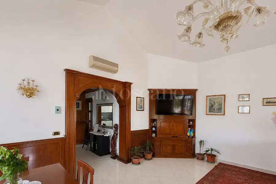 Villa in vendita di 165 mq a €899.000 (rif. 12/2026)