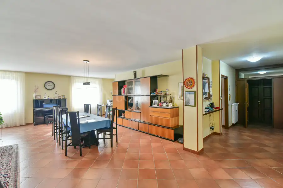 Villa in vendita di 600 mq a €880.000 (rif. 5/2026)