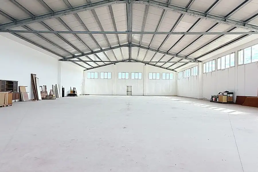 Capannone in vendita di 830 mq a €350.000 (rif. 213/2026)