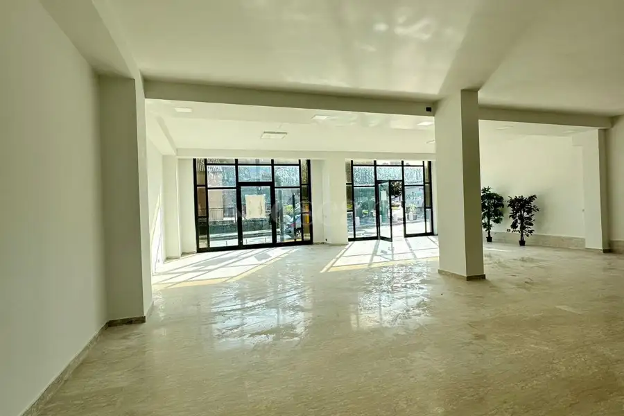 Negozio in affitto di 150 mq a €1.200 (rif. 8/2026)