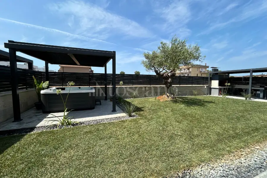 Villa in vendita di 180 mq a €599.000 (rif. 11/2026)