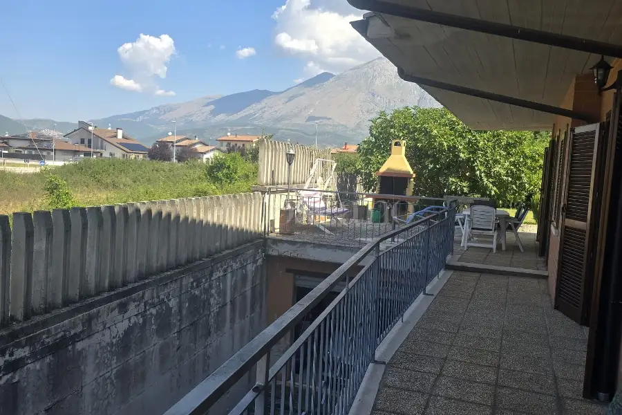 Villa Bifamiliare in vendita di 220 mq a €220.000 (rif. 63/2026)