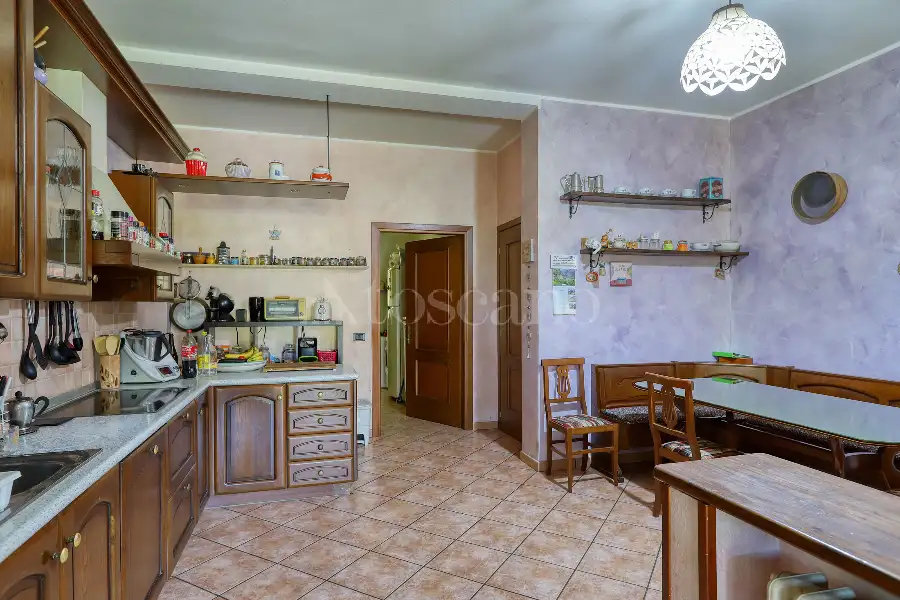 Casa Indipendente in vendita di 700 mq a €850.000 (rif. 146/2026)