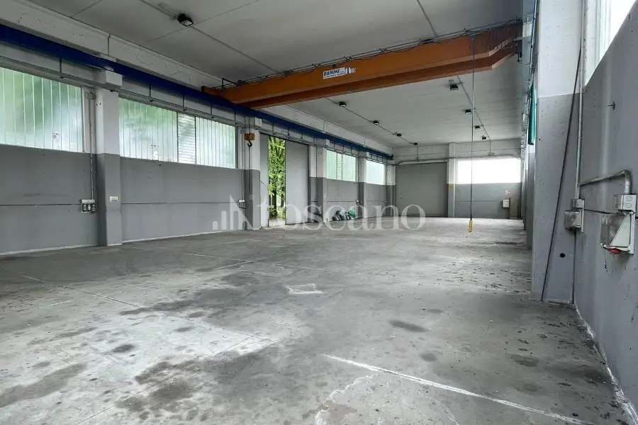 Capannone in vendita di 680 mq a €244,000 (rif. BL6090VE)