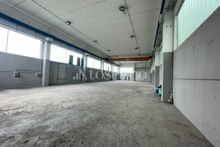 Capannone in vendita di 680 mq a €244,000 (rif. BL6090VE)