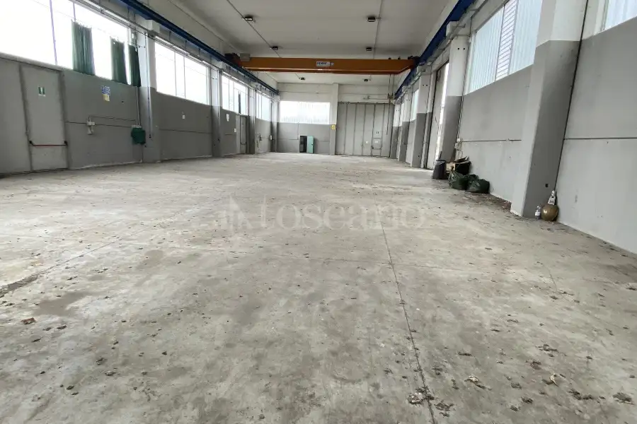 Capannone in vendita di 680 mq a €244,000 (rif. BL6090VE)