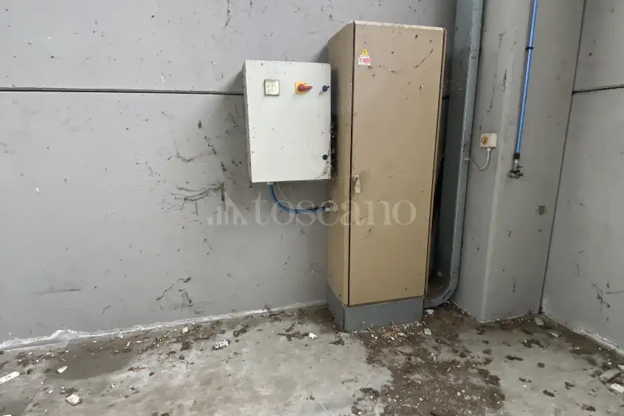 Capannone in vendita di 680 mq a €244,000 (rif. BL6090VE)