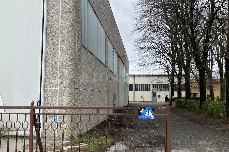 Capannone in vendita di 680 mq a €244,000 (rif. BL6090VE)