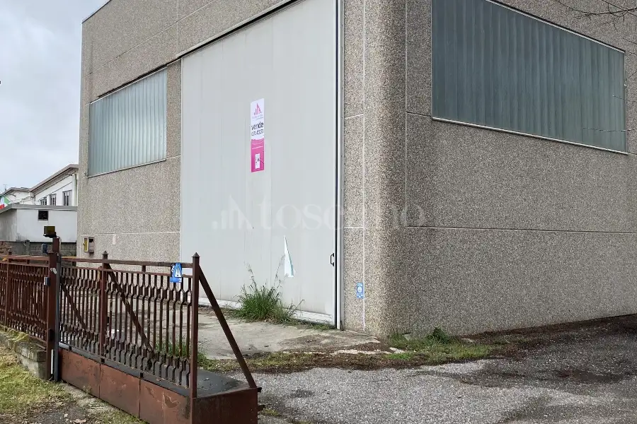 Capannone in vendita di 680 mq a €244,000 (rif. BL6090VE)