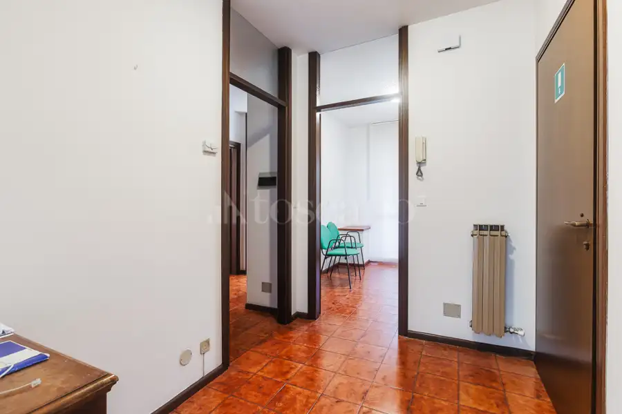 Ufficio in affitto di 100 mq a €700 (rif. 72/2025)