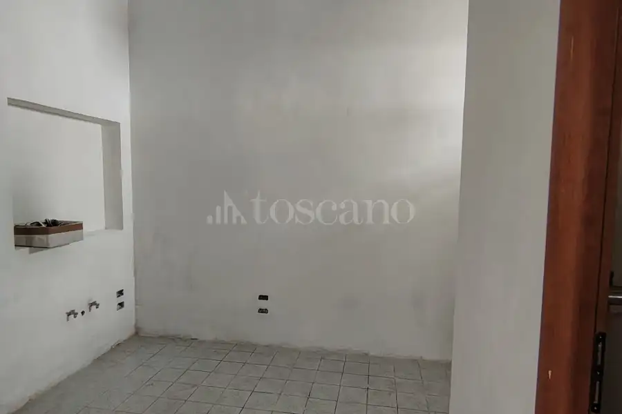 Negozio in vendita di 50 mq a €98.500 (rif. 15/2026)