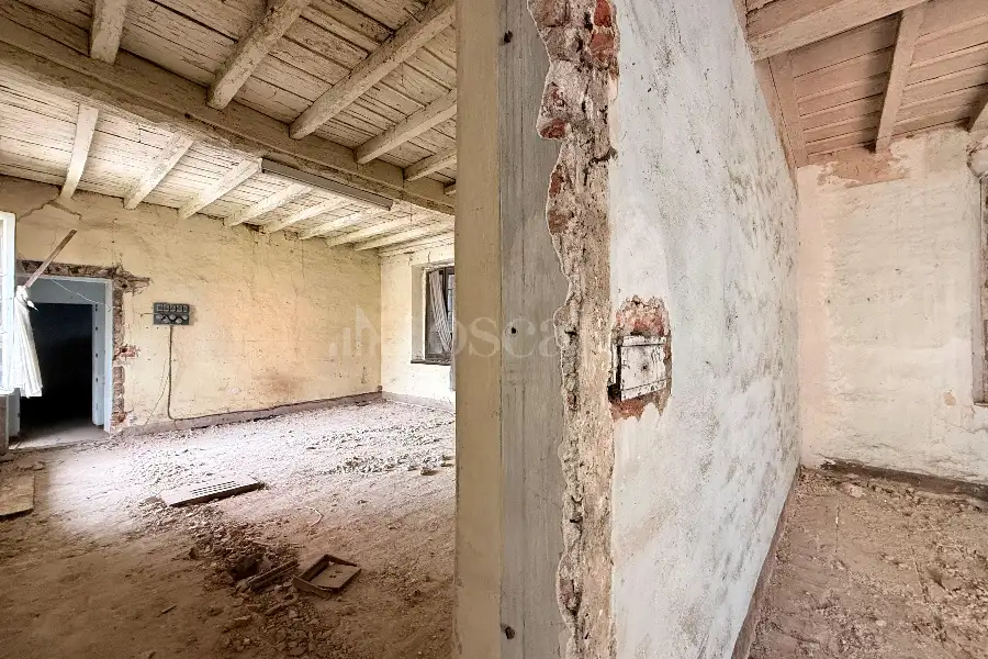 Casa in vendita di 250 mq a €139.000 (rif. 12/2026)