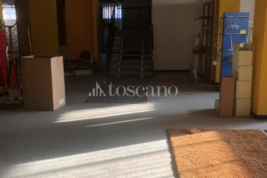 Capannone in vendita di 406 mq a €98,000 (rif. MRE3022VE)