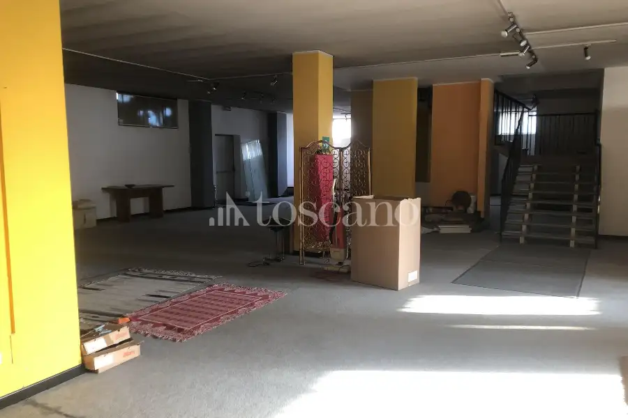Capannone in vendita di 406 mq a €98,000 (rif. MRE3022VE)