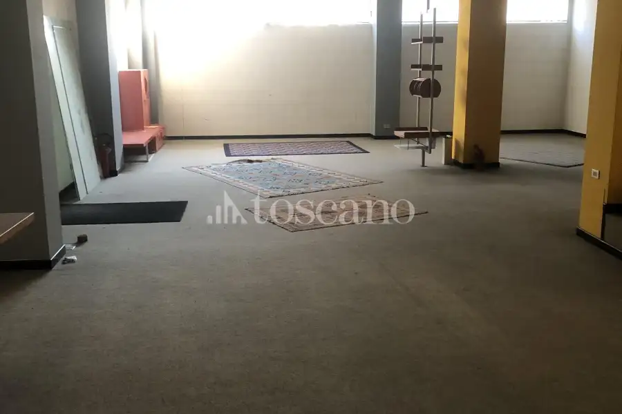 Capannone in vendita di 406 mq a €98,000 (rif. MRE3022VE)