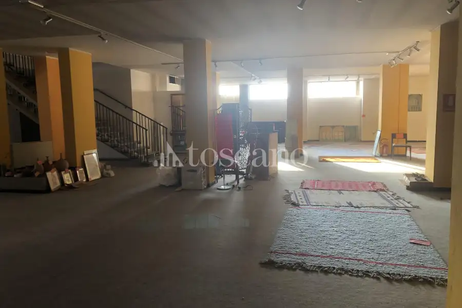 Capannone in vendita di 406 mq a €98,000 (rif. MRE3022VE)