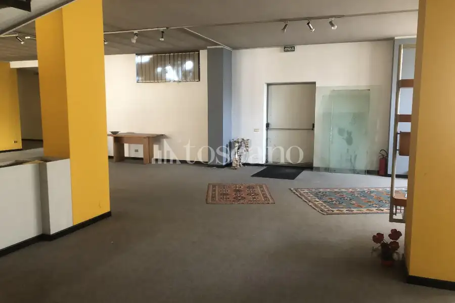 Capannone in vendita di 406 mq a €98,000 (rif. MRE3022VE)