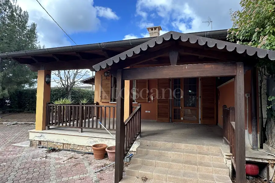Casale in vendita di 747 mq a €790.000 (rif. 11/2026)