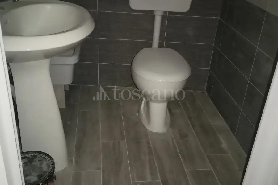 Negozio in affitto di 45 mq a €400 (rif. 56/2025)