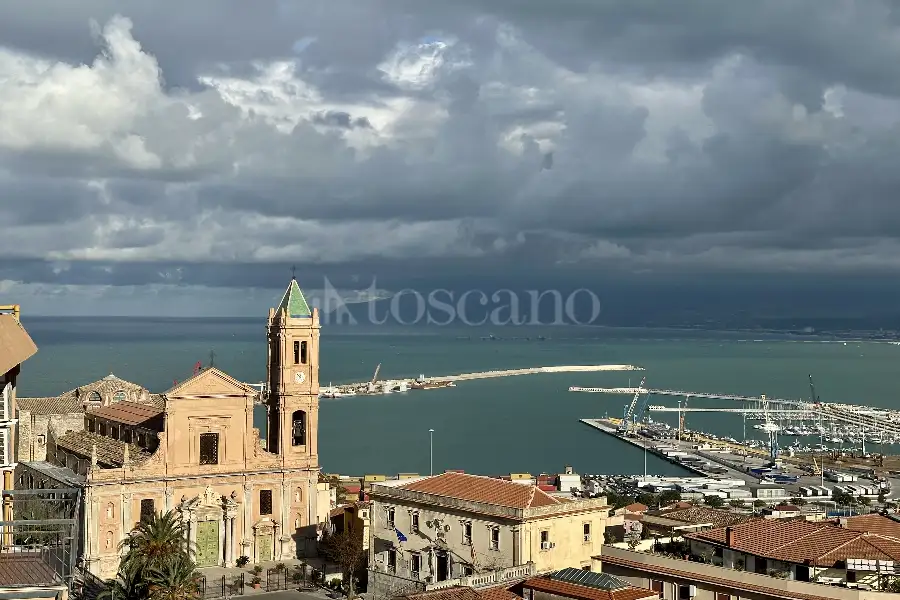 Attico in vendita di 175 mq a €255.000 (rif. 16/2026)