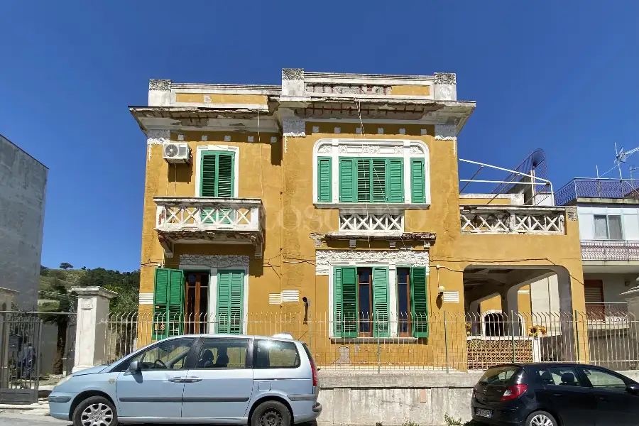 Villa Bifamiliare in vendita di 157 mq a €184.000 (rif. 24/2025)