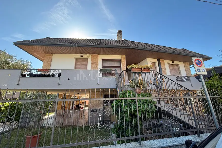 Villa in vendita di 280 mq a €460.000 (rif. 16/2025)