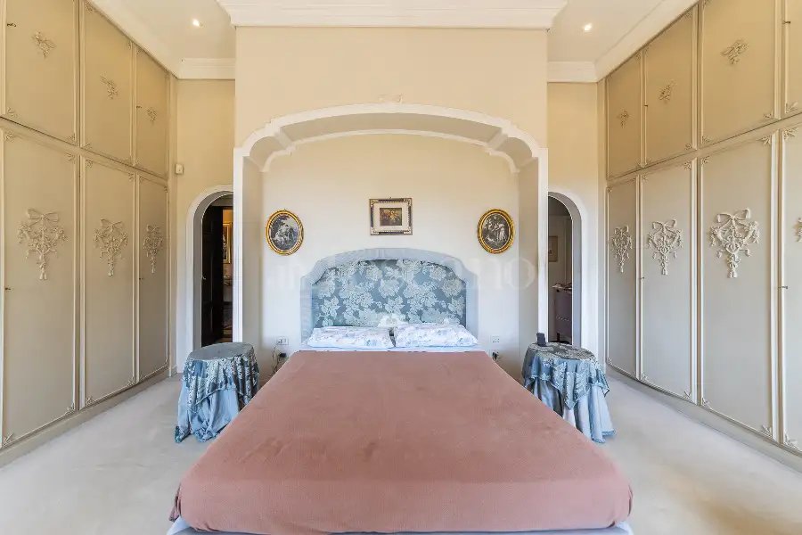 Villa in vendita di 750 mq a €1.950.000 (rif. 53/2026)