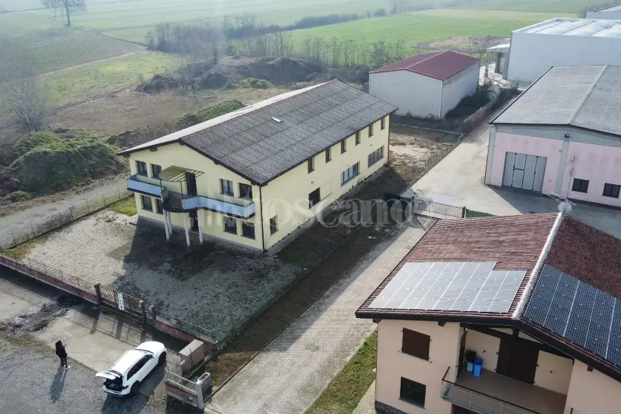 Capannone in vendita di 770 mq a €371,000 (rif. BL6139VE)