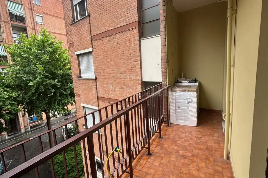 Stanza in affitto di 82 mq a €400 (rif. 38/2026)