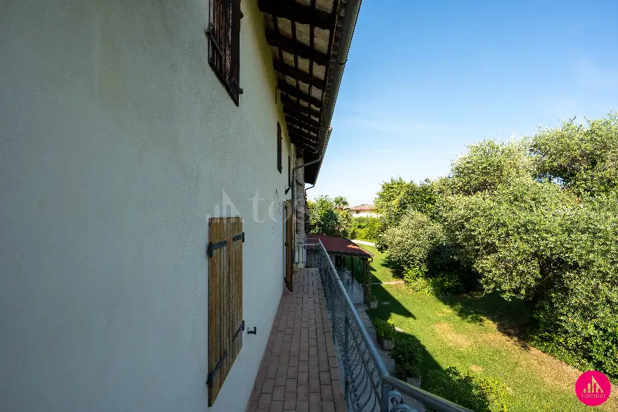 Casa Indipendente in vendita di 360 mq a €320.000 (rif. 128/2026)