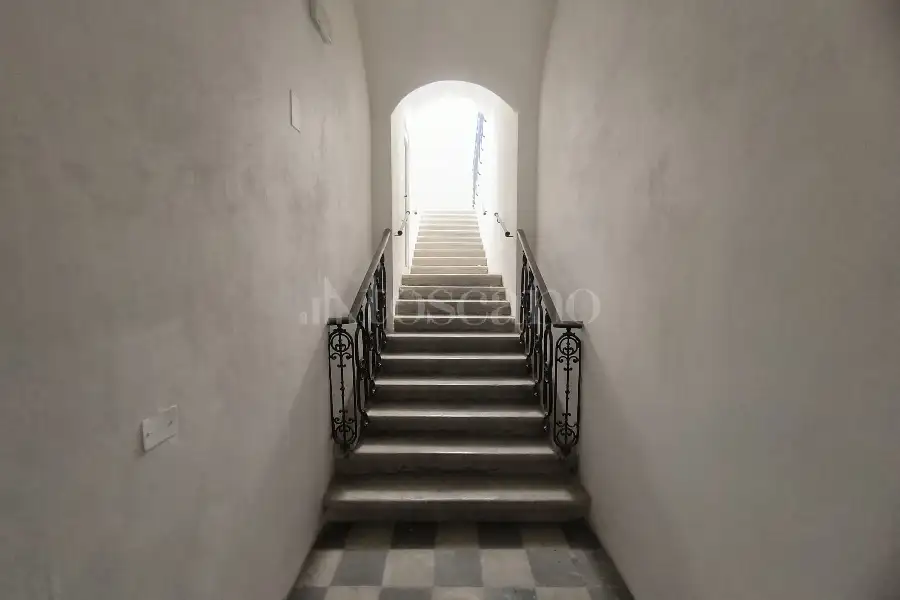 Casa Indipendente in vendita di 300 mq a €450.000 (rif. 32/2026)