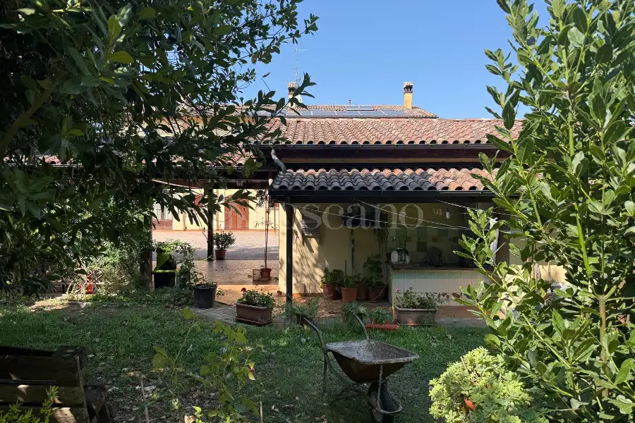 Casa Indipendente in vendita di 600 mq a €1.359.000 (rif. 49/2026)