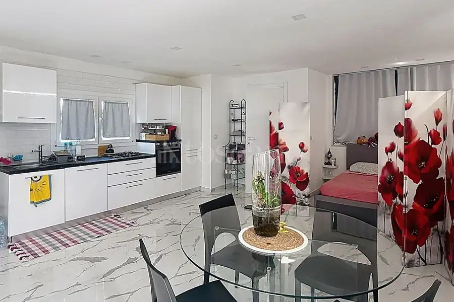 Casa Indipendente in vendita di 250 mq a €879.000 (rif. 203/2026)