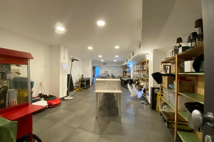 Negozio in vendita di 1.200 mq a €1.250.000 (rif. 40/2026)