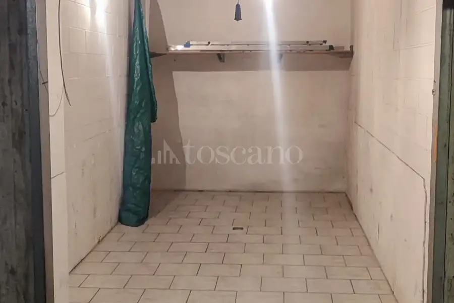 Box in vendita di 15 mq a €25.000 (rif. 8/2026)