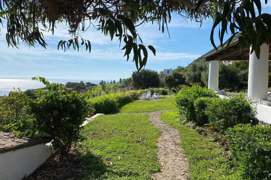 Villa in vendita di 1.000 mq a €1.990.000 (rif. 41/2025)