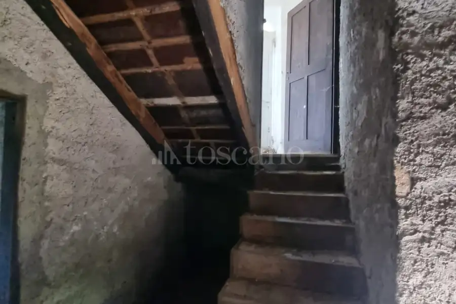 Casale in vendita di 660 mq a €95.000 (rif. 22/2025)