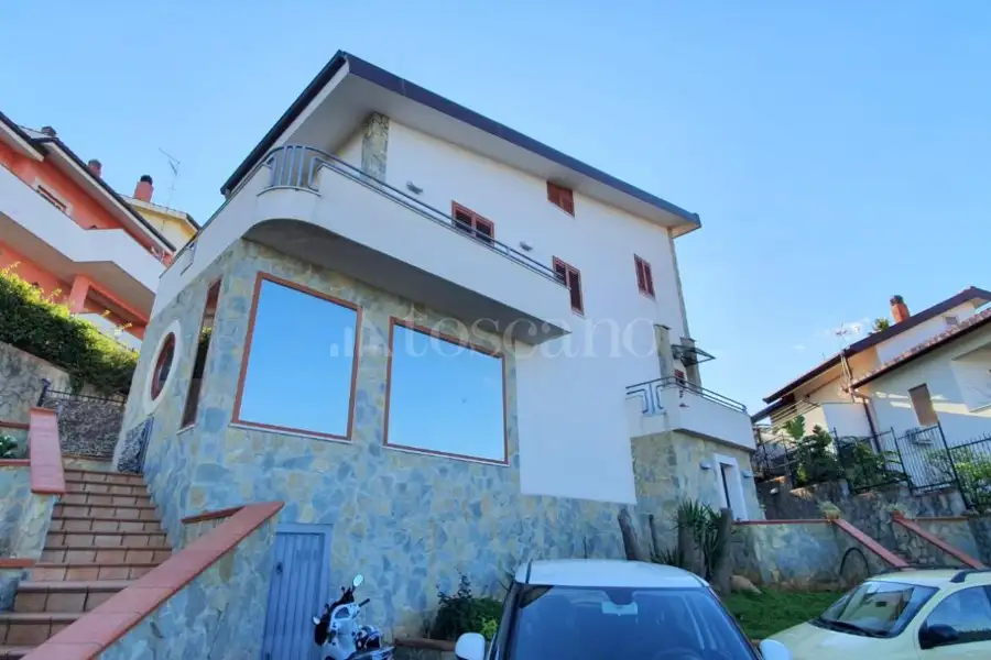 Villa in vendita di 250 mq a €385.000 (rif. 61/2025)