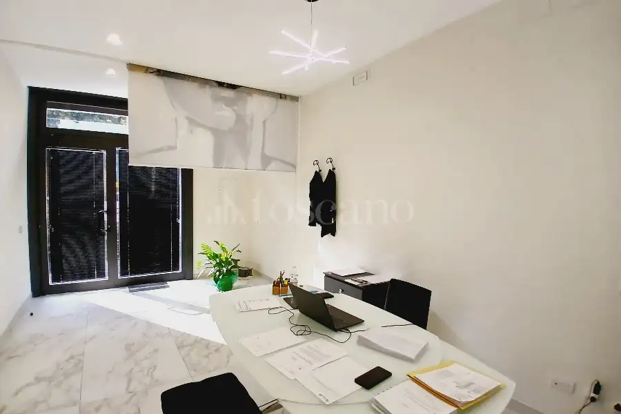 Negozio in vendita di 60 mq a €275.000 (rif. 50/2025)
