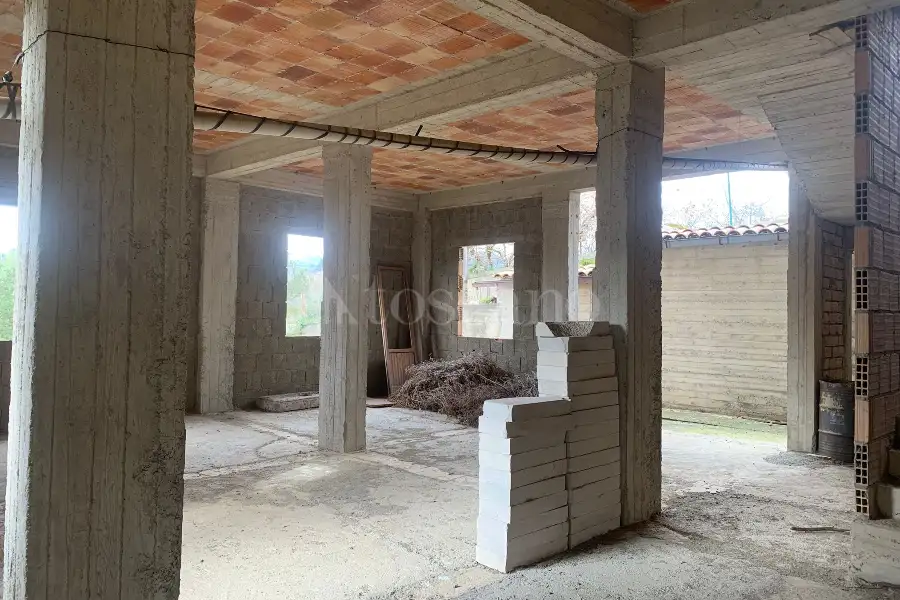 Rustico in vendita di 519 mq a €110.000 (rif. 27/2025)