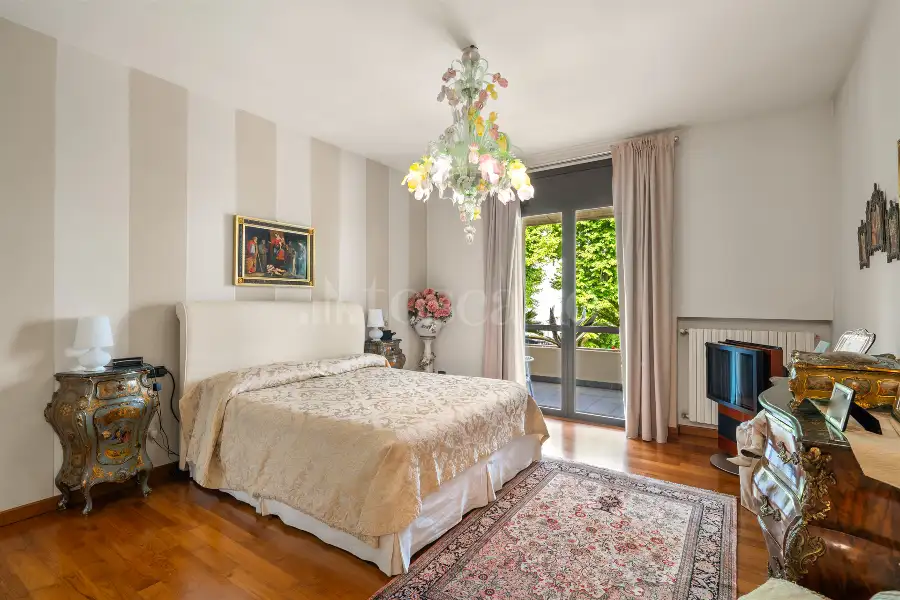 Villa in vendita di 420 mq a €2.700.000 (rif. 31/2025)