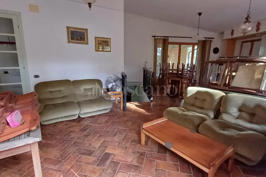 Villa Plurifamiliare in vendita di 800 mq a €1.390.000 (rif. 26/2024)