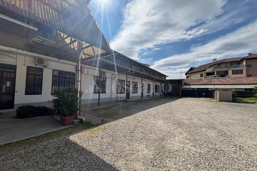 Laboratorio in vendita di 340 mq a €130.000 (rif. 13/2026)