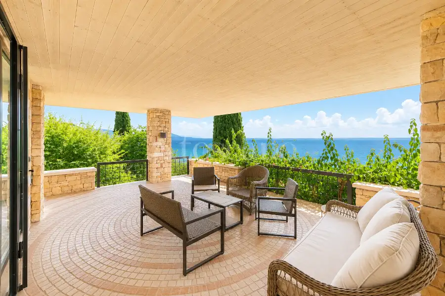 Villa in vendita di 750 mq a €6.400.000 (rif. 30/2024)