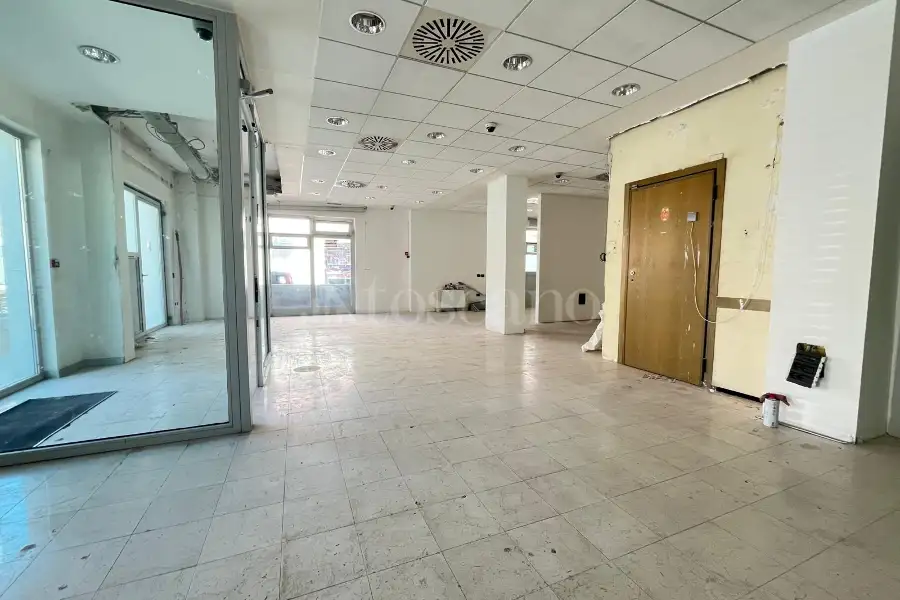 Negozio in vendita di 271 mq a €340.000 (rif. 41/2025)