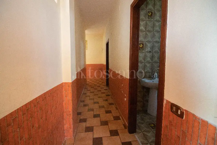 Casa Indipendente in vendita di 230 mq a €270.000 (rif. 20/2025)