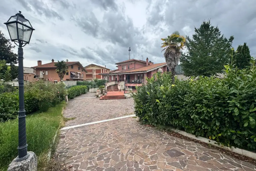 Villa in vendita di 500 mq a €520.000 (rif. 104/2025)